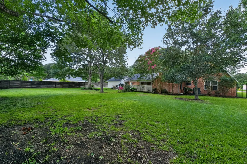 1622 Twin Island Drive Drive Lockhart, TX 78644