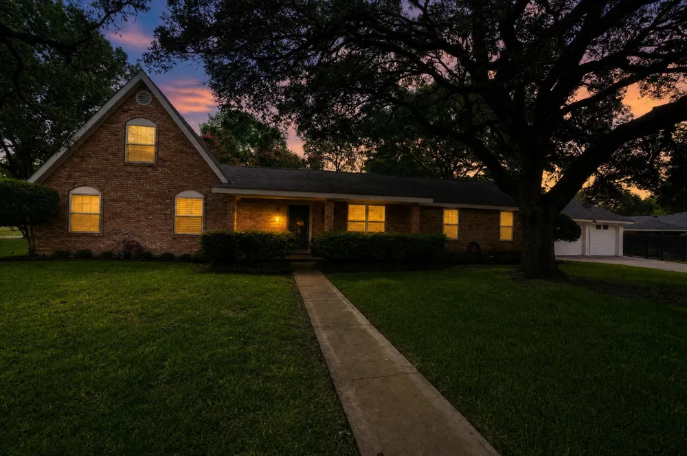 1622 Twin Island Drive Drive Lockhart, TX 78644