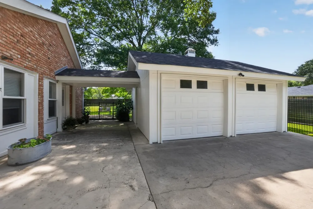 1622 Twin Island Drive Drive Lockhart, TX 78644