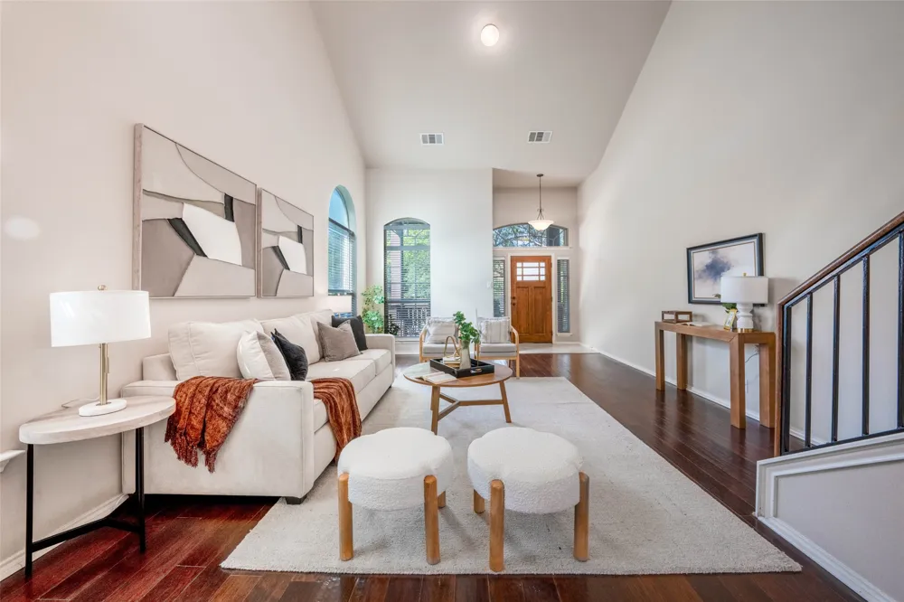 8744 Blackvireo Drive Austin, TX 78729