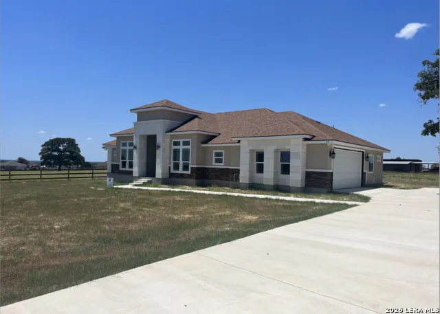 112 Estates Dr La Vernia, TX 78121