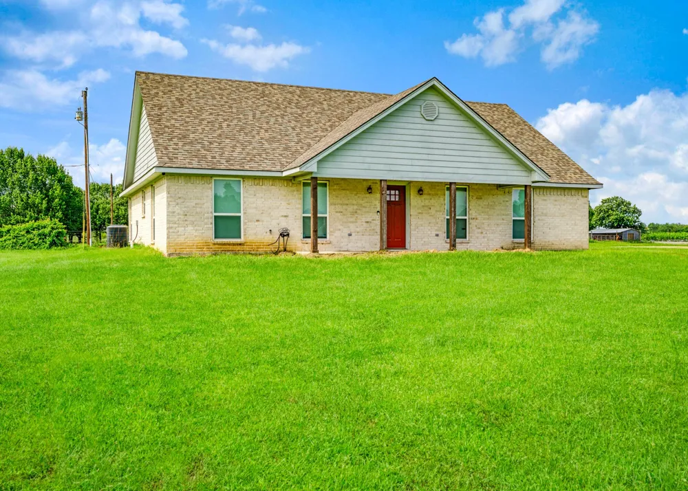 735 TODD STREET Blossom, TX 75416