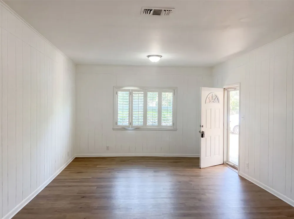 421 3rd Street Jacksboro, TX 76458