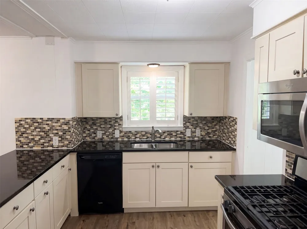 421 3rd Street Jacksboro, TX 76458