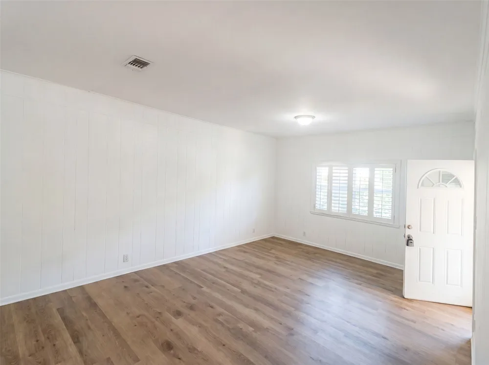 421 3rd Street Jacksboro, TX 76458