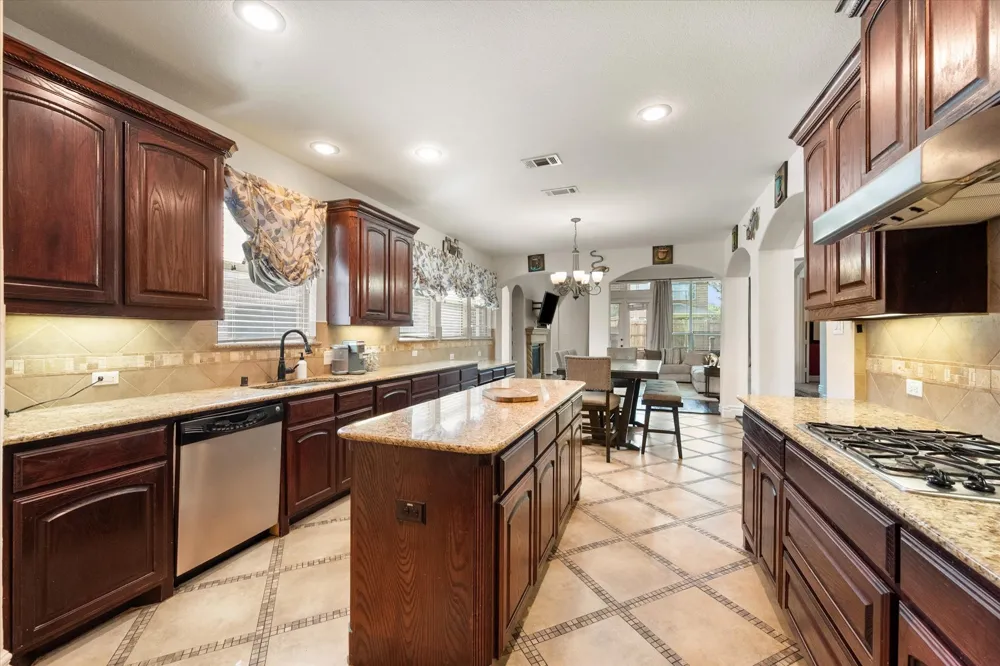 2001 Sterling Trace Drive Keller, TX 76248