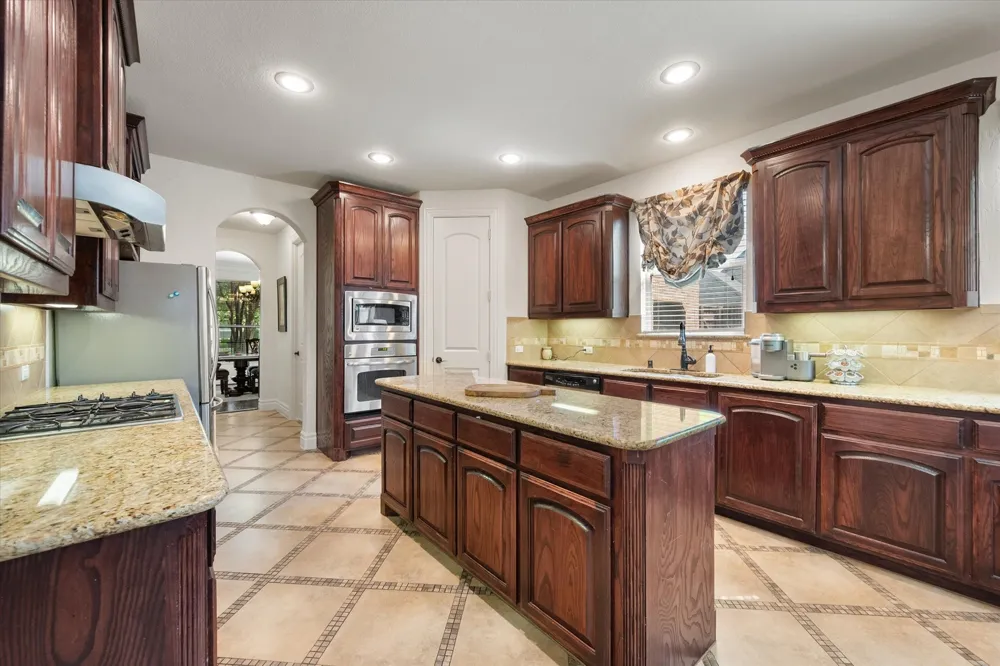 2001 Sterling Trace Drive Keller, TX 76248