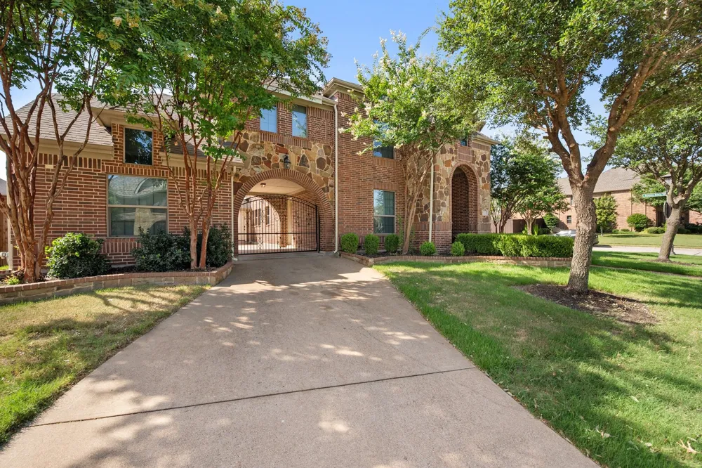2001 Sterling Trace Drive Keller, TX 76248