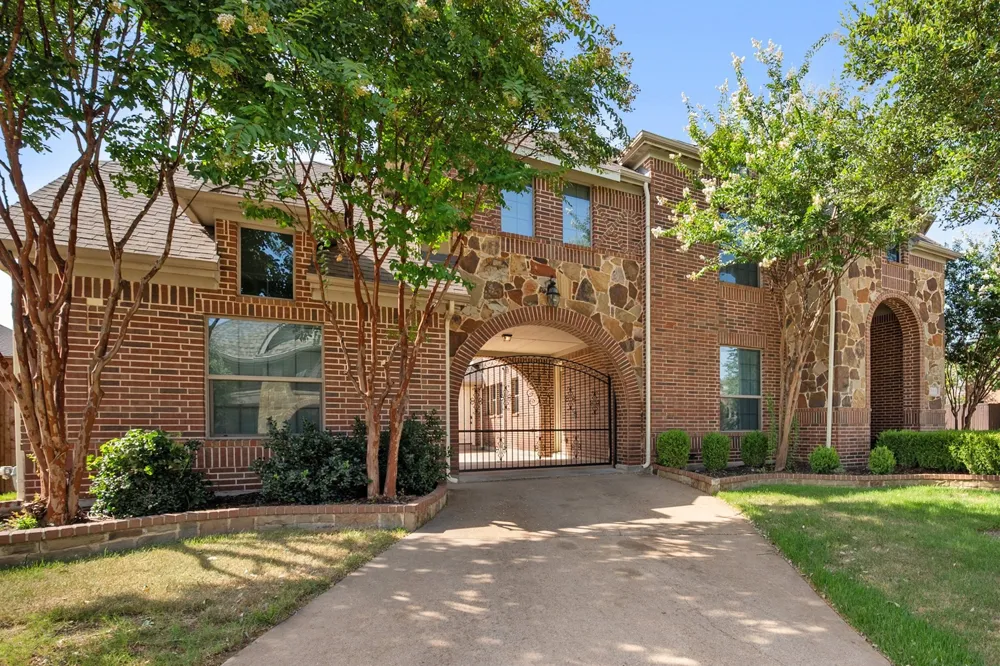 2001 Sterling Trace Drive Keller, TX 76248