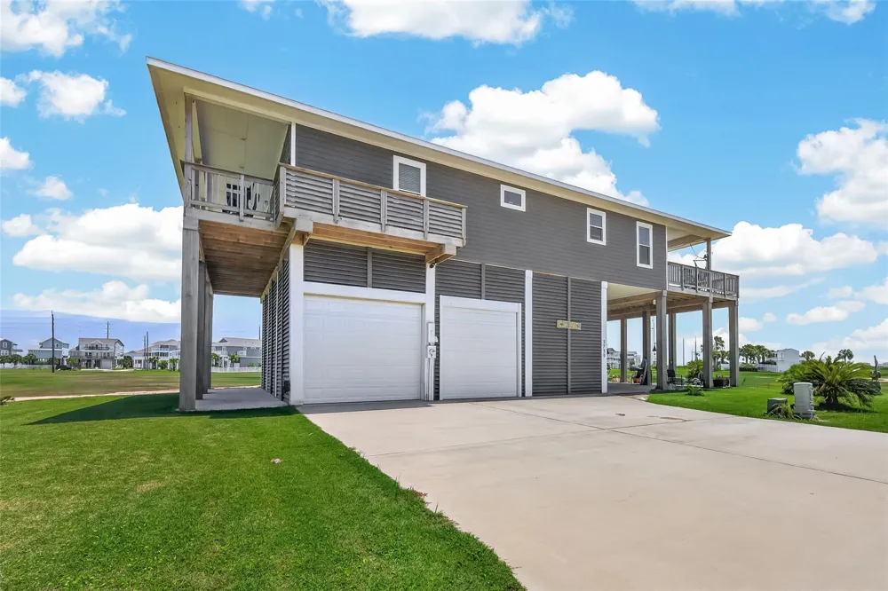 3730 Mendocino Drive Galveston, TX 77554