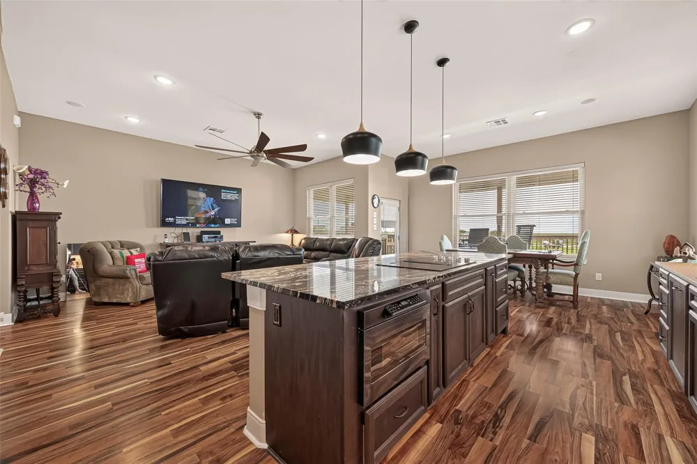 3730 Mendocino Drive Galveston, TX 77554