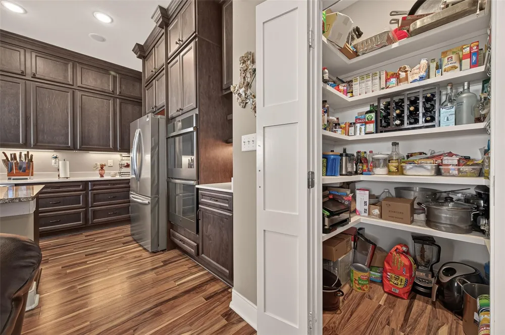 3730 Mendocino Drive Galveston, TX 77554