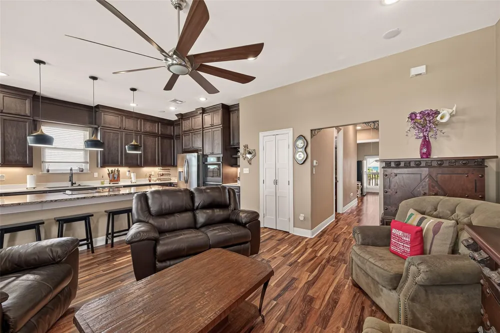 3730 Mendocino Drive Galveston, TX 77554