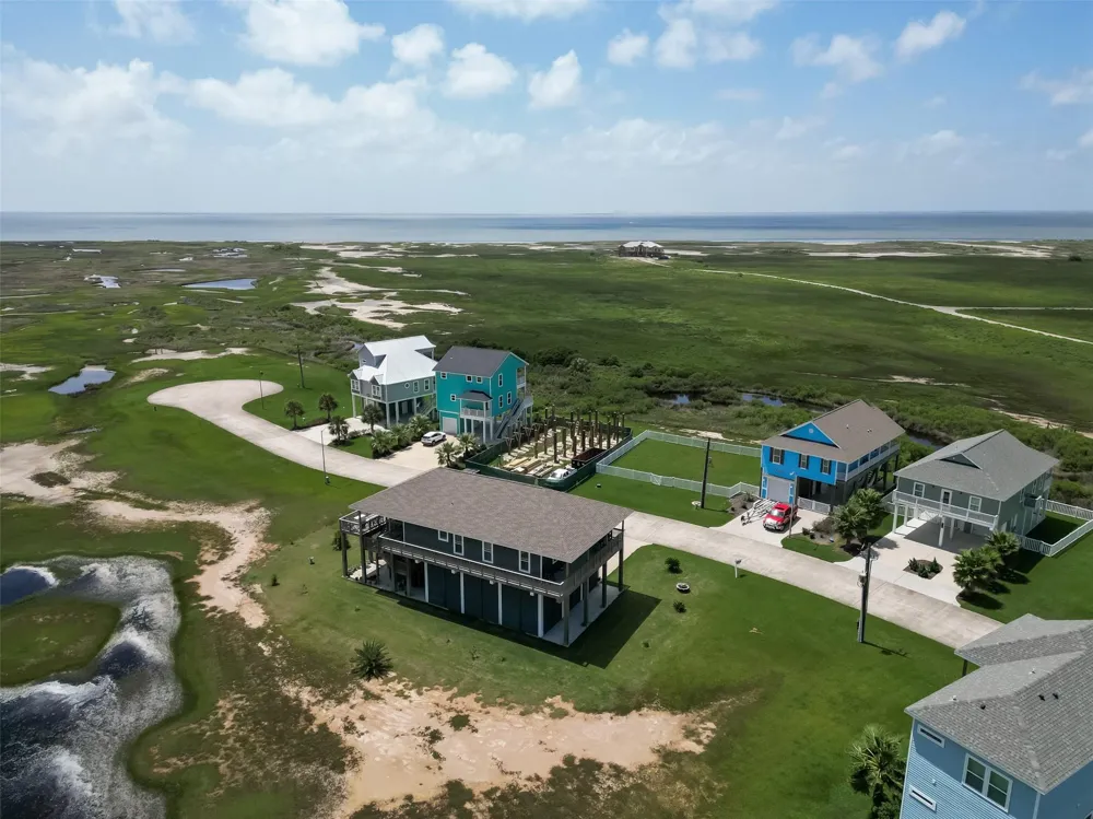 3730 Mendocino Drive Galveston, TX 77554