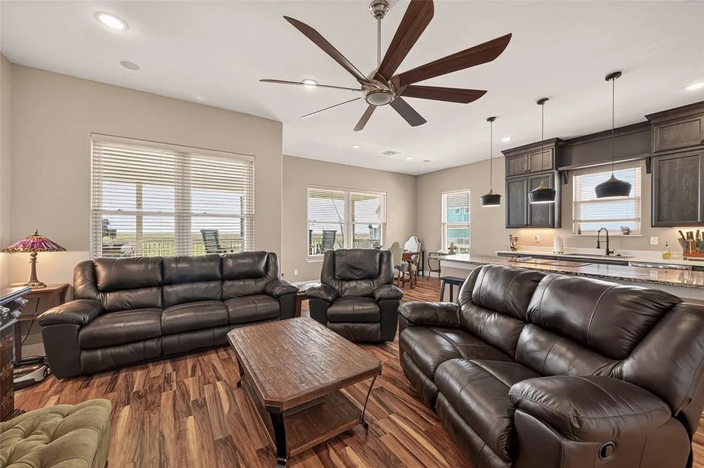 3730 Mendocino Drive Galveston, TX 77554