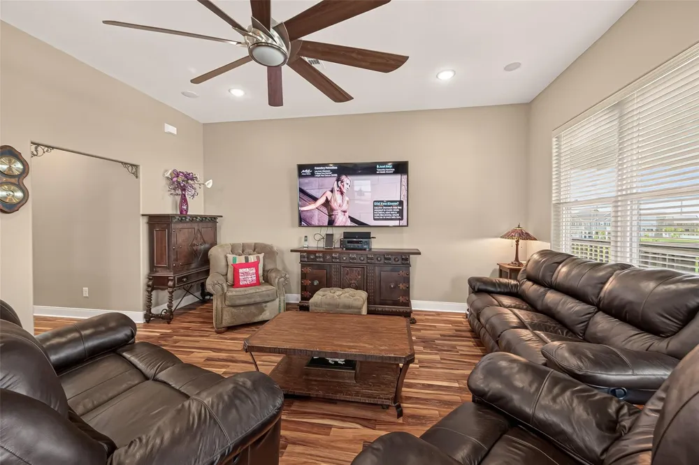 3730 Mendocino Drive Galveston, TX 77554