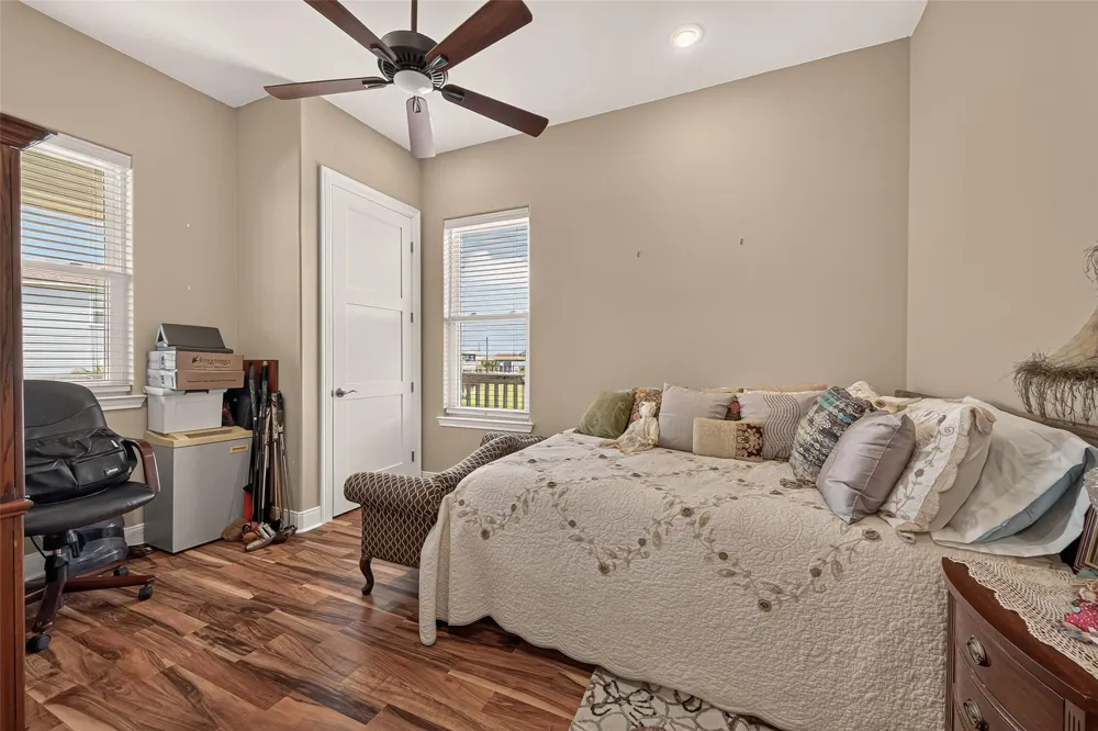 3730 Mendocino Drive Galveston, TX 77554
