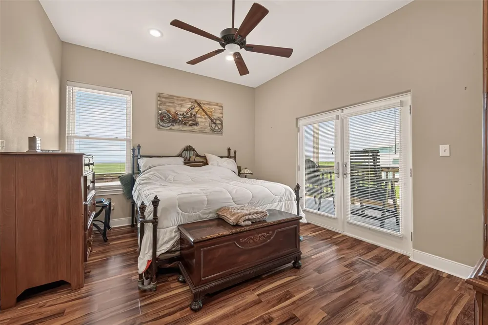 3730 Mendocino Drive Galveston, TX 77554