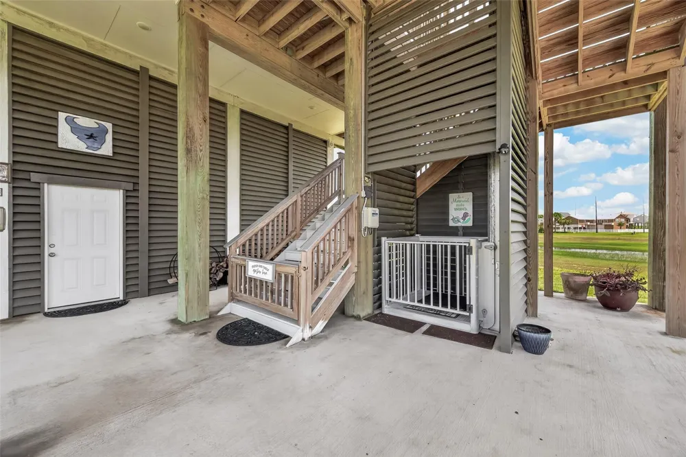 3730 Mendocino Drive Galveston, TX 77554