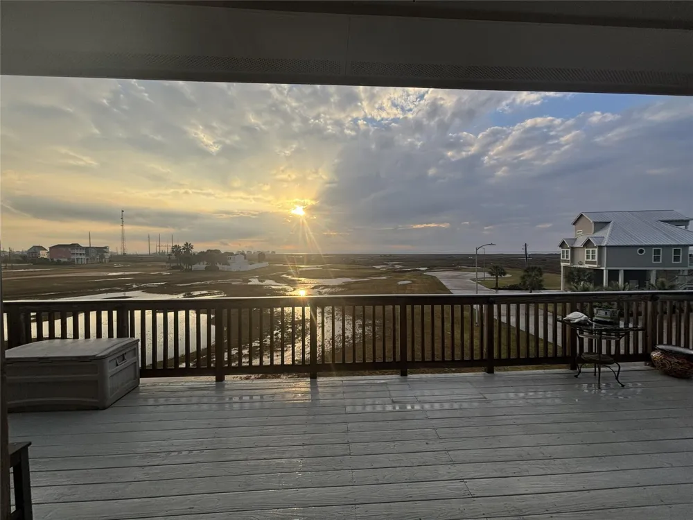 3730 Mendocino Drive Galveston, TX 77554