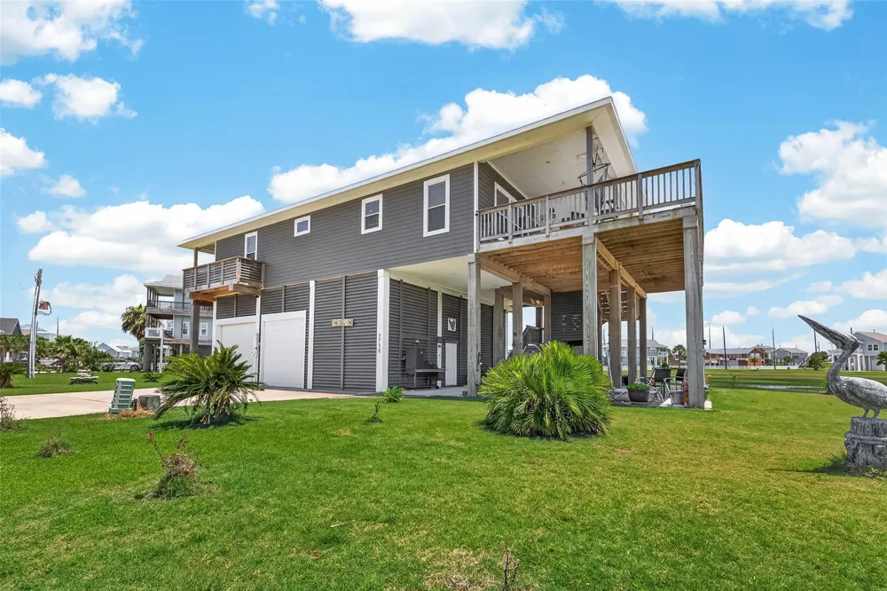 3730 Mendocino Drive Galveston, TX 77554