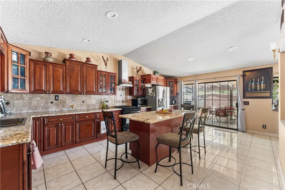 9615 E Avenue S12 Littlerock, CA 93543