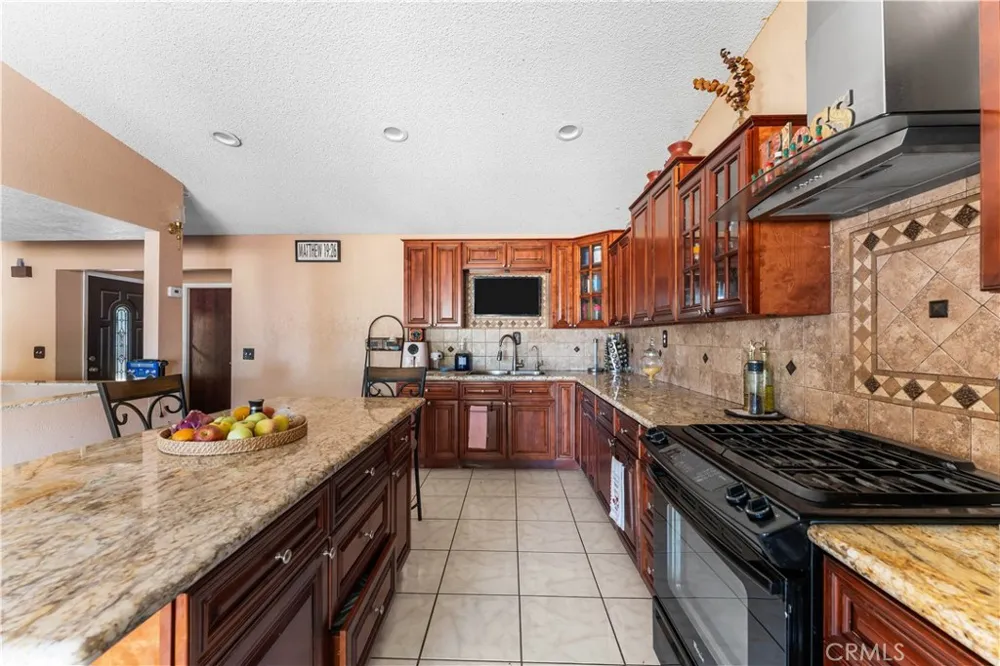 9615 E Avenue S12 Littlerock, CA 93543