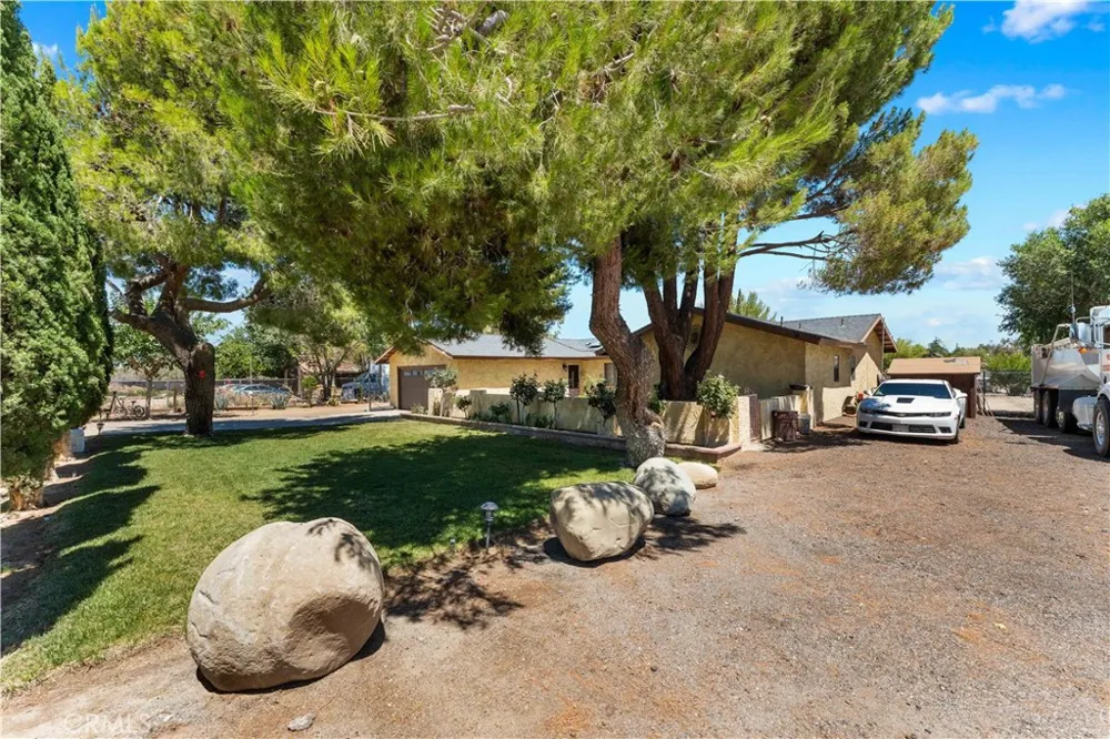 9615 E Avenue S12 Littlerock, CA 93543