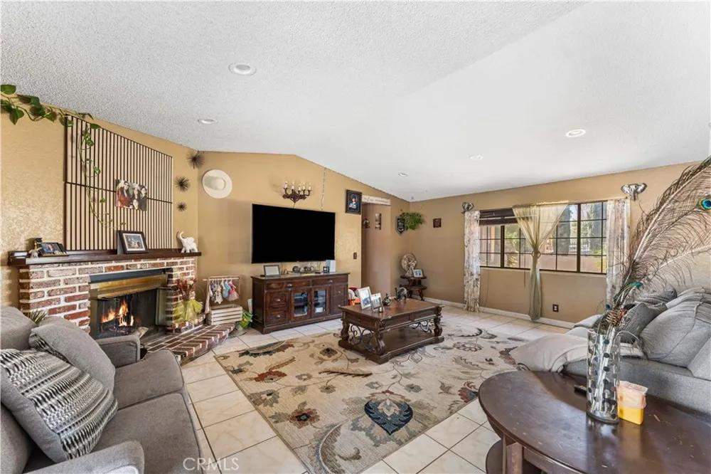 9615 E Avenue S12 Littlerock, CA 93543