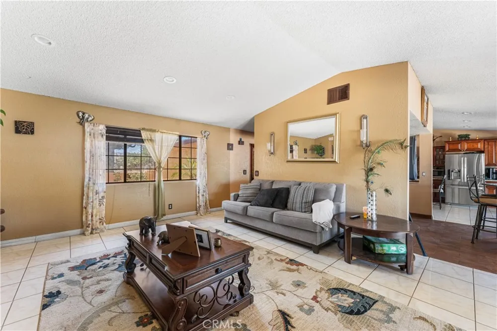 9615 E Avenue S12 Littlerock, CA 93543