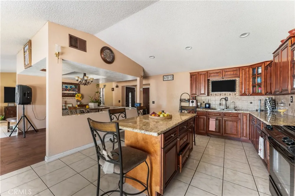 9615 E Avenue S12 Littlerock, CA 93543