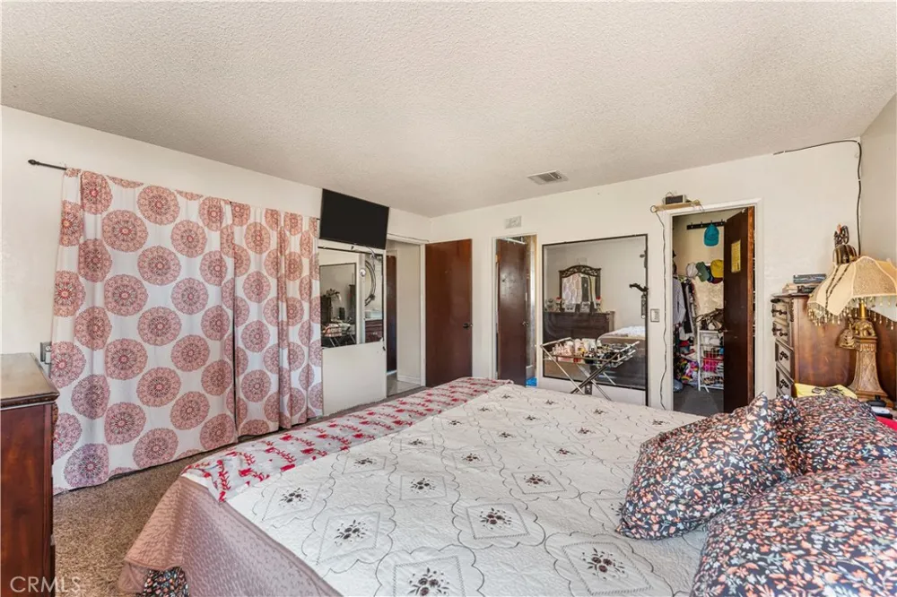 9615 E Avenue S12 Littlerock, CA 93543