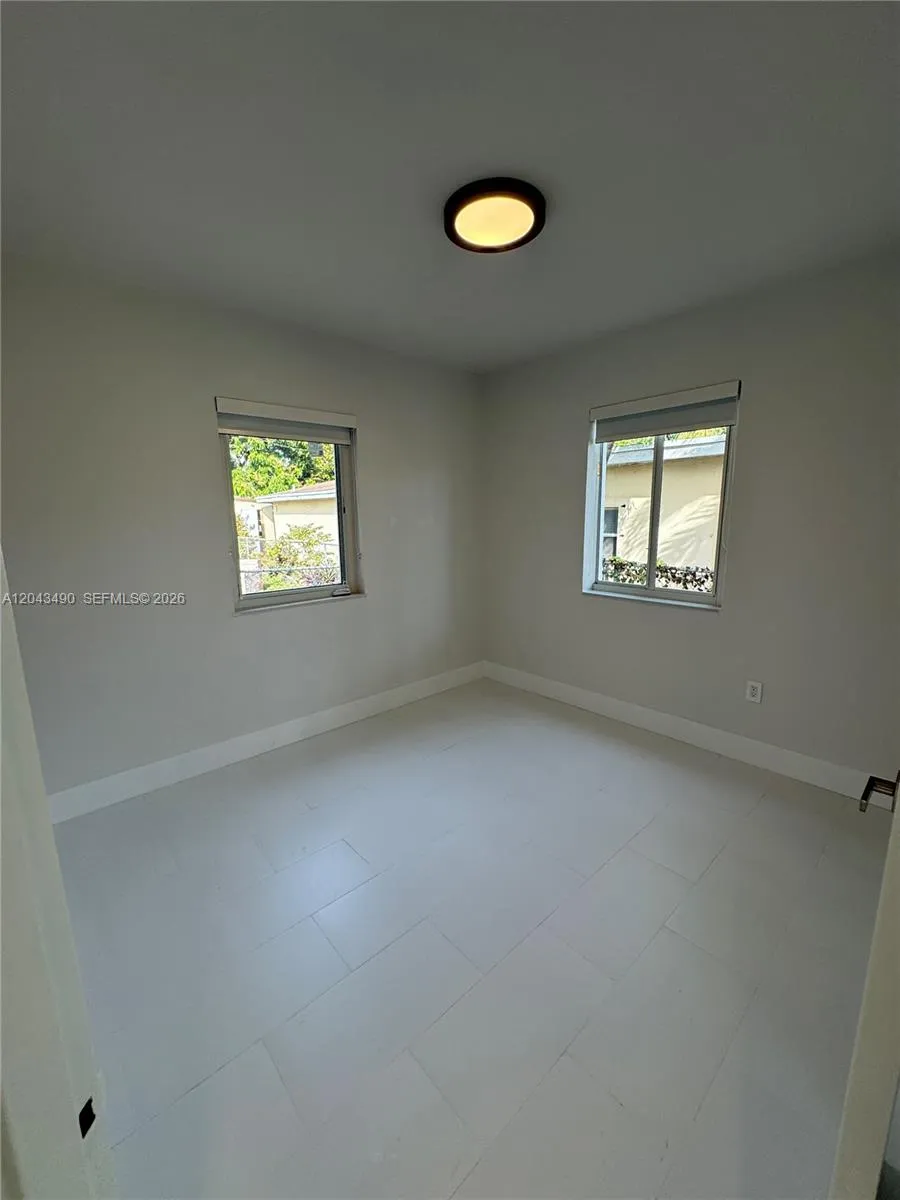 951 E 32nd St Hialeah, FL 33013
