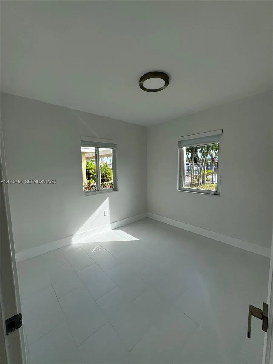 951 E 32nd St Hialeah, FL 33013