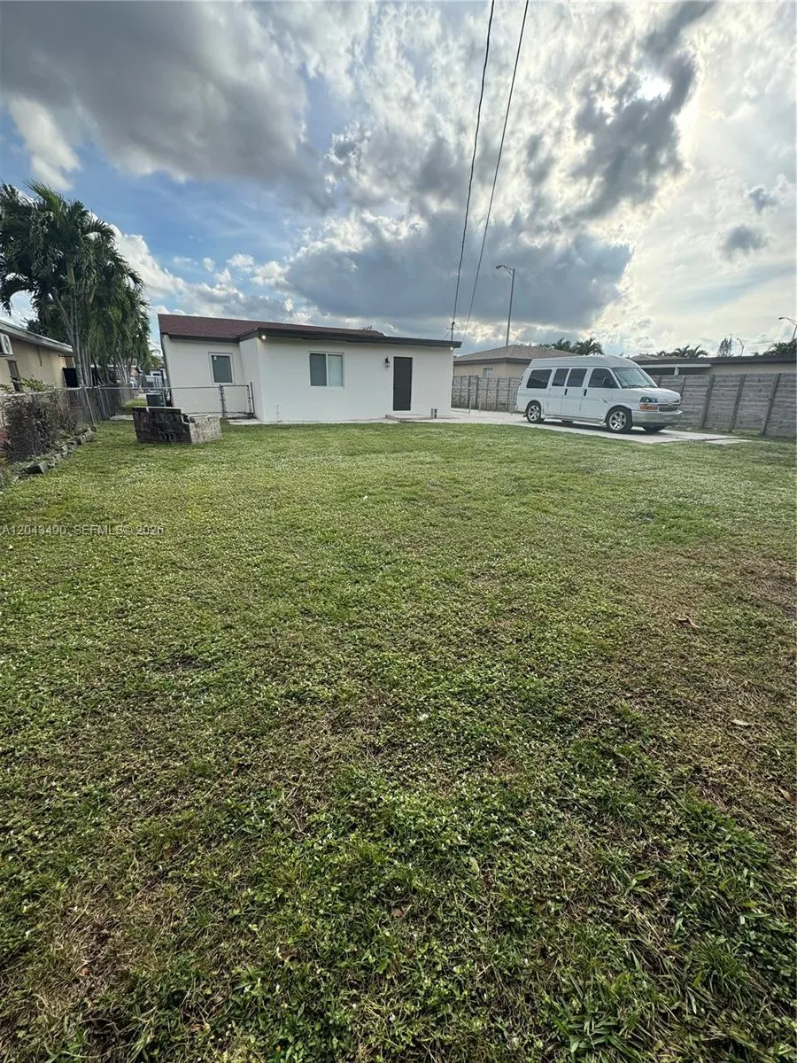 951 E 32nd St Hialeah, FL 33013
