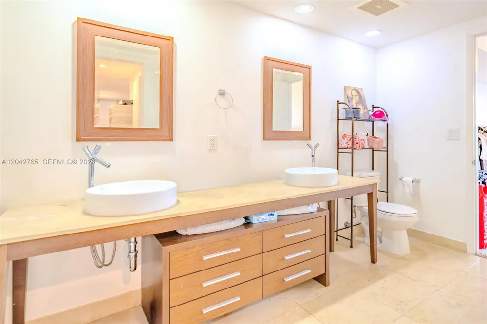495 Brickell Ave #4609 Miami, FL 33131