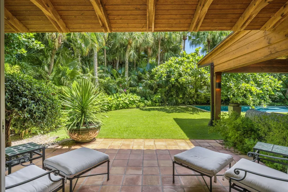 6 La Costa Way Palm Beach, FL 33480