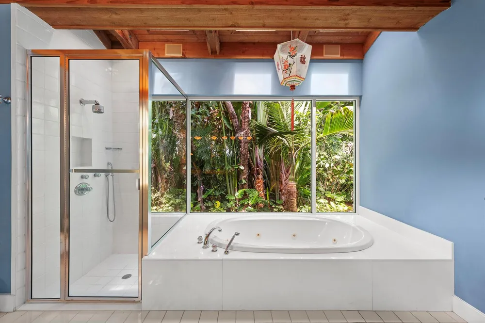 6 La Costa Way Palm Beach, FL 33480