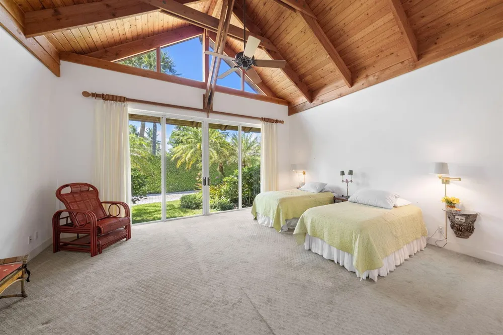 6 La Costa Way Palm Beach, FL 33480