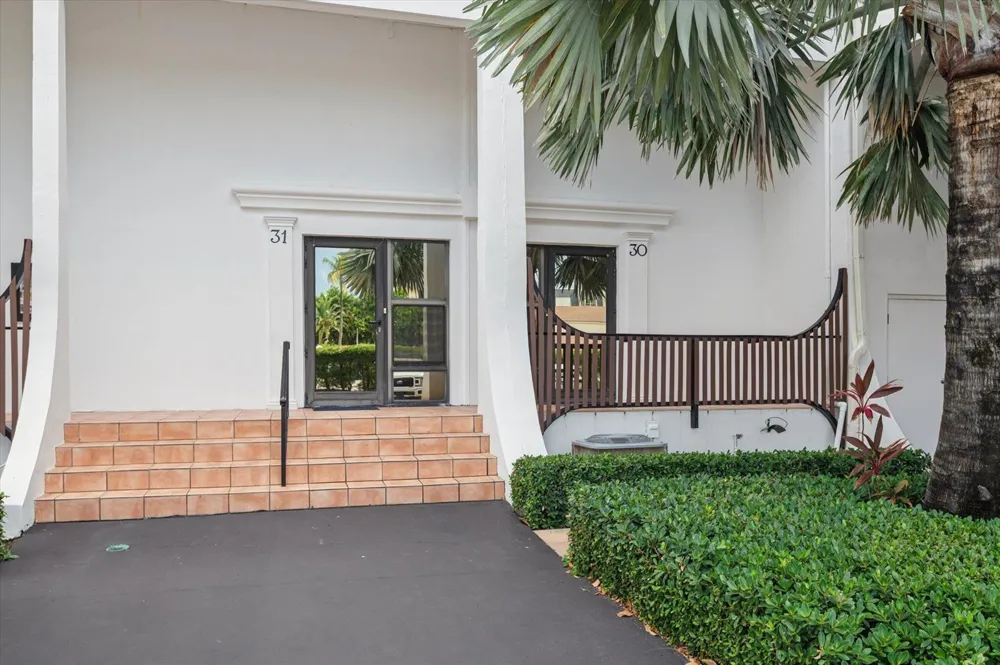3589 S Ocean Boulevard #30 South Palm Beach, FL 33480
