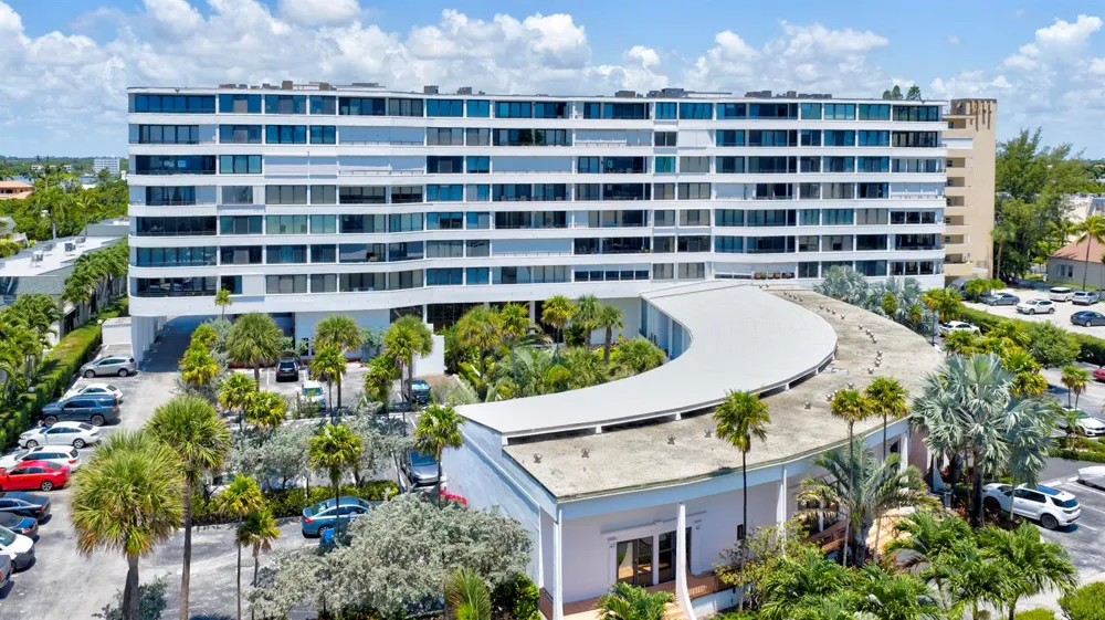 3589 S Ocean Boulevard #30 South Palm Beach, FL 33480