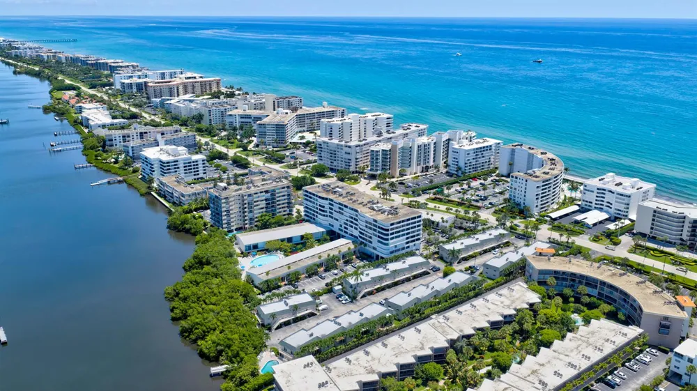 3589 S Ocean Boulevard #30 South Palm Beach, FL 33480