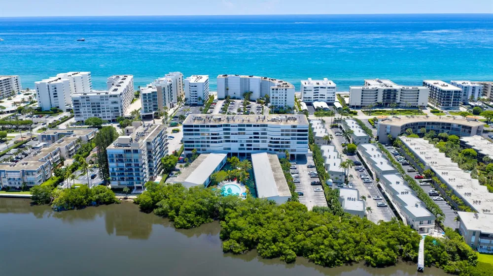 3589 S Ocean Boulevard #30 South Palm Beach, FL 33480