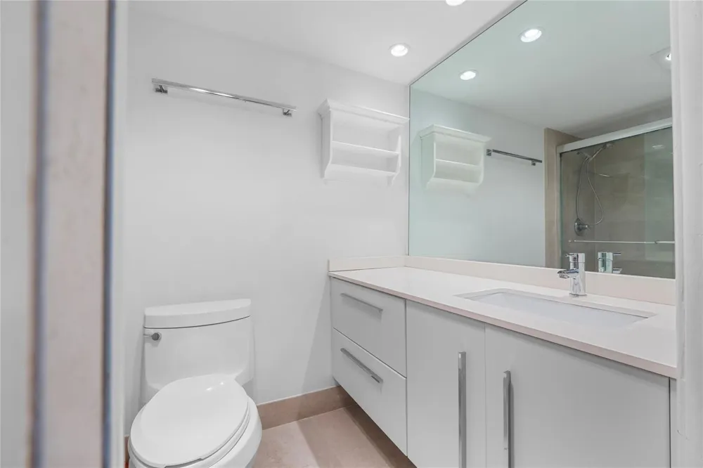 535 Oaks Drive #508 Pompano Beach, FL 33069