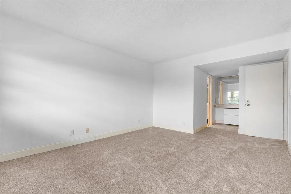 535 Oaks Drive #508 Pompano Beach, FL 33069