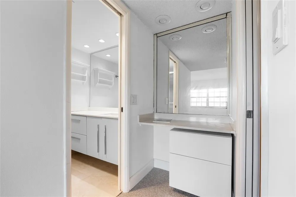 535 Oaks Drive #508 Pompano Beach, FL 33069