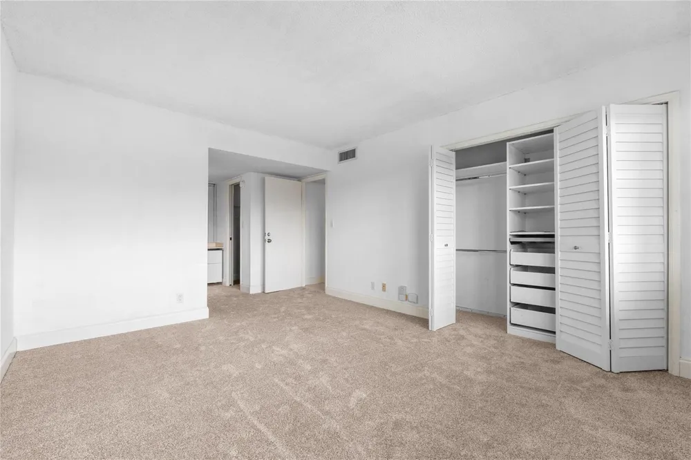 535 Oaks Drive #508 Pompano Beach, FL 33069