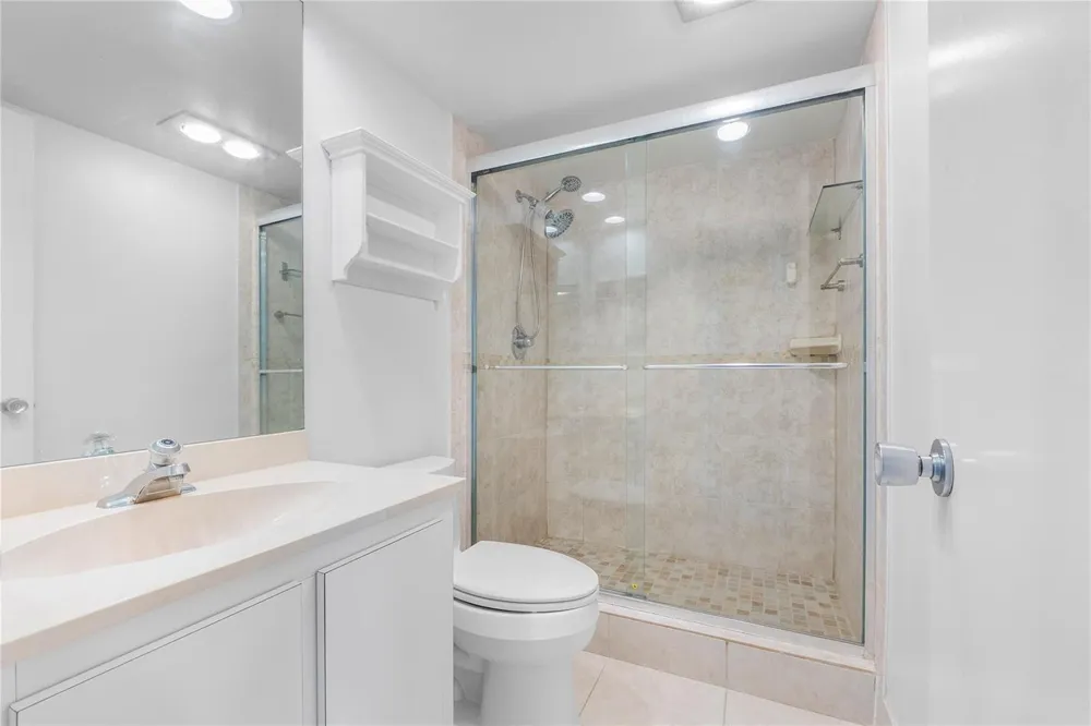 535 Oaks Drive #508 Pompano Beach, FL 33069