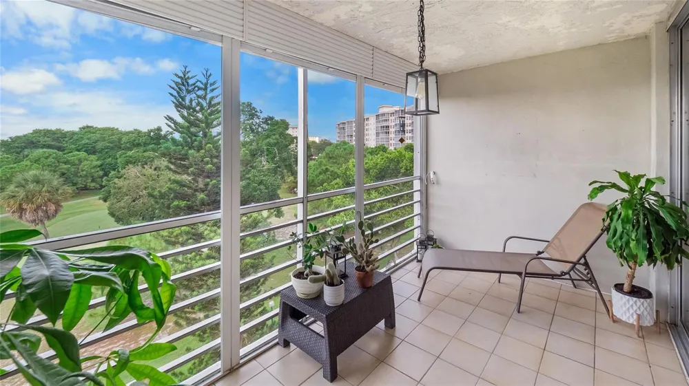 535 Oaks Drive #508 Pompano Beach, FL 33069