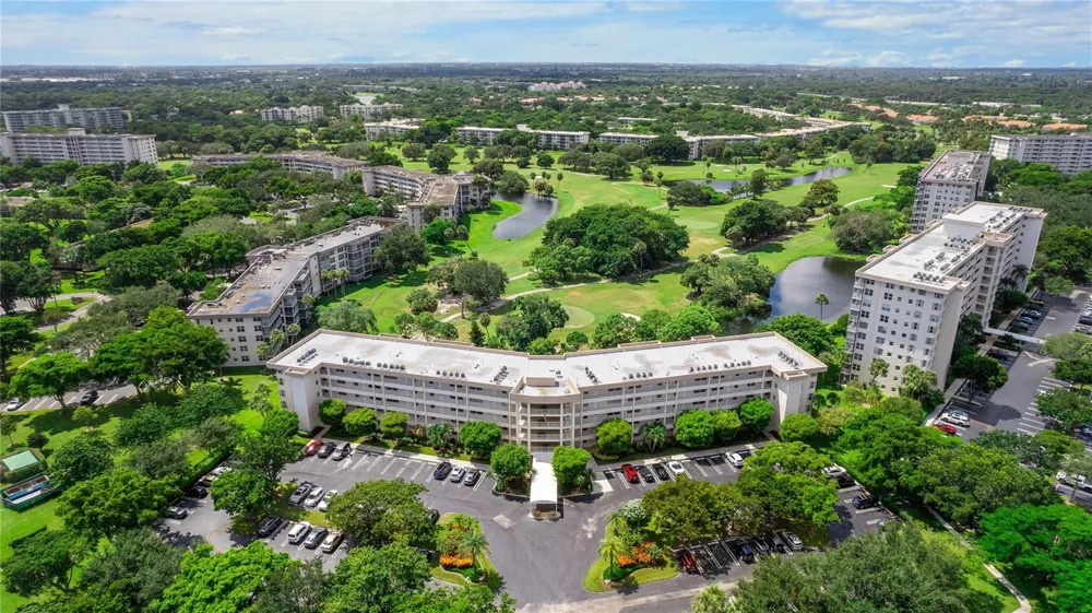 535 Oaks Drive #508 Pompano Beach, FL 33069
